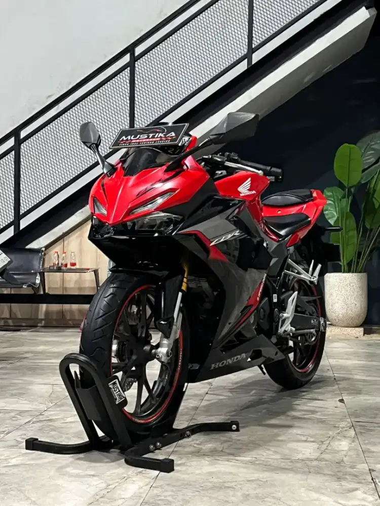 Termurah‼️Honda CBR 150 R ABS 2022. L Sby. DANNY Mustika Motor Malang