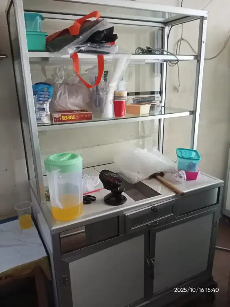 Etalase Makanan ada Rodanya