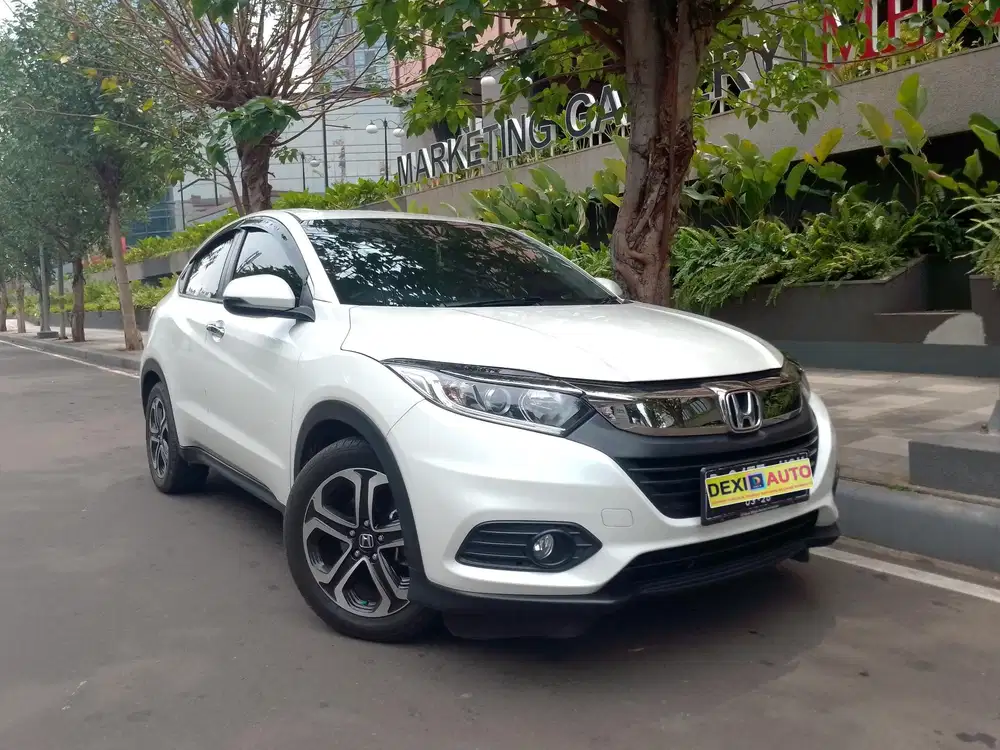 (KM15000)HONDA HRV E AT 2022 NIK 2021 PUTIH KAYA BARU KM RENDAH!!