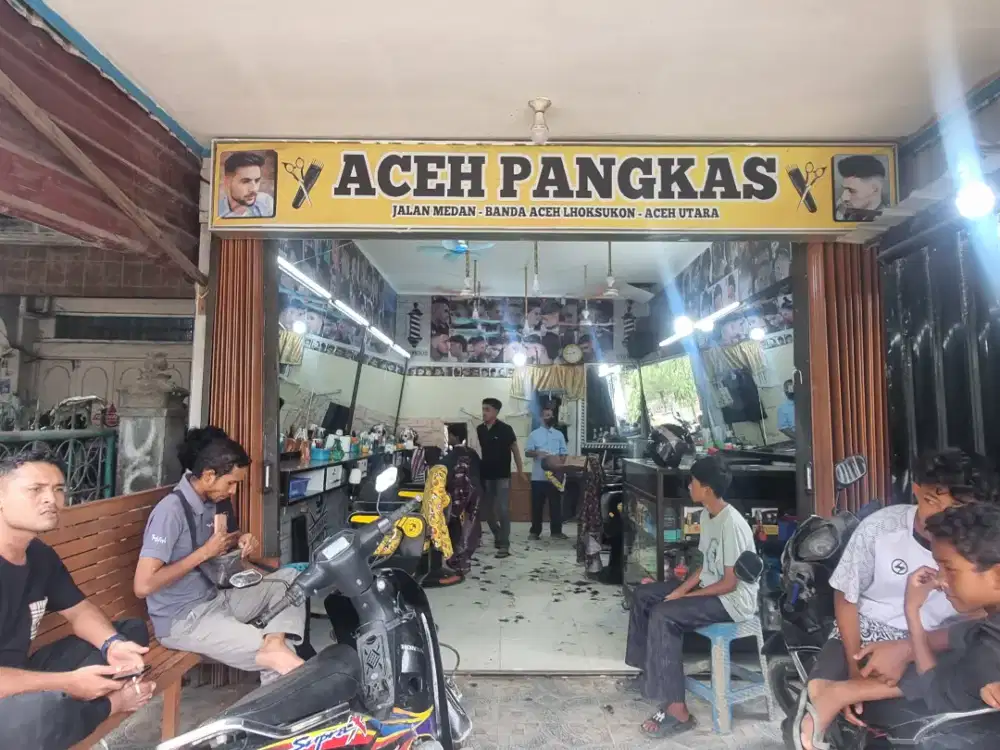 Menerima tenaga kerja Pangkas Rambut