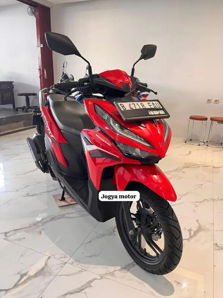 (B) honda nvario 125 cbs 2024