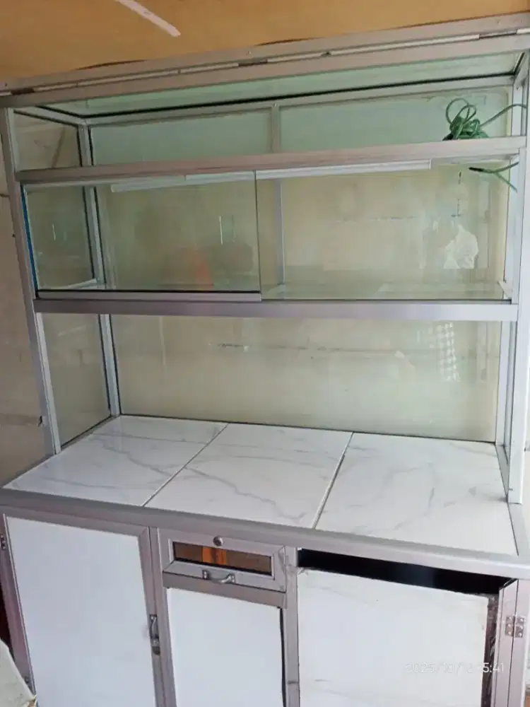 Etalase Lebar 120 cm