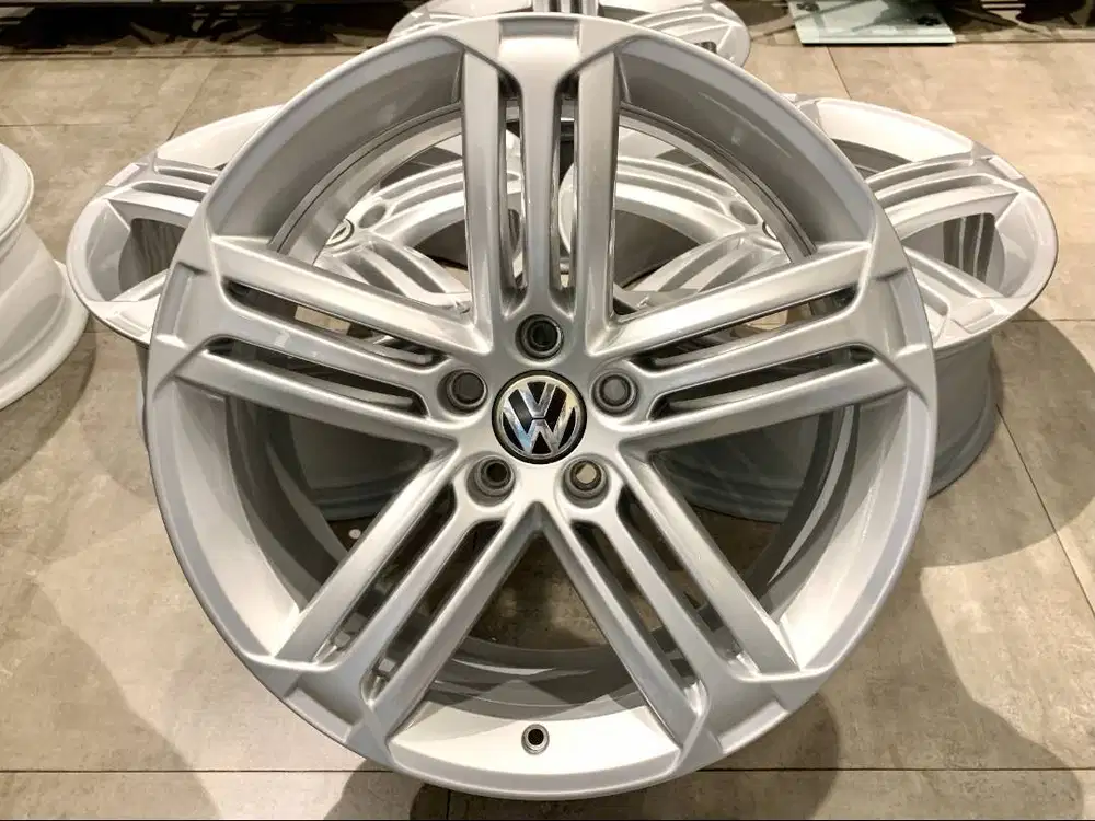 Velg OEM VW Scirocco Talladega, R-19, Lebar 8, PCD 5x112