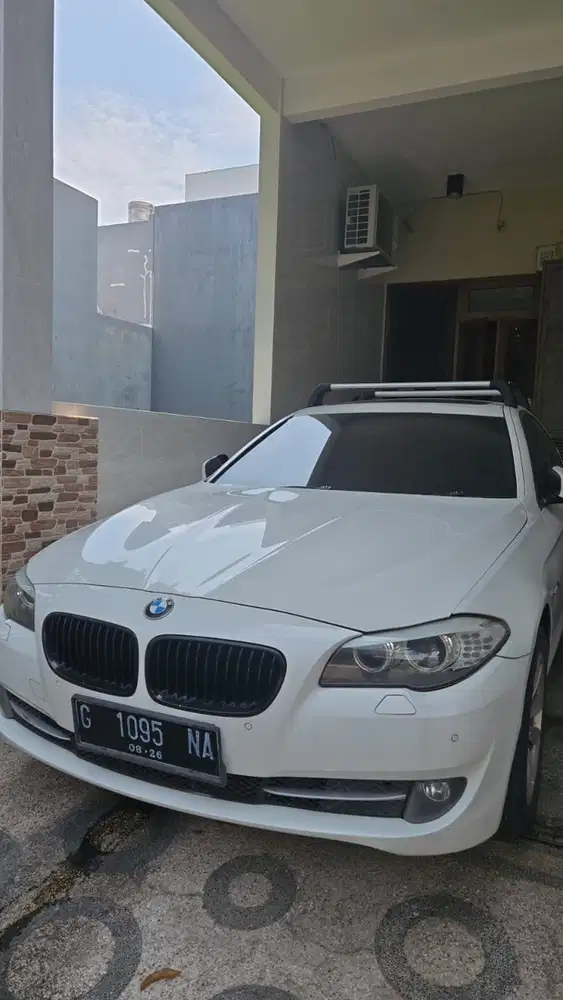 BMW 523i 2011 Bensin