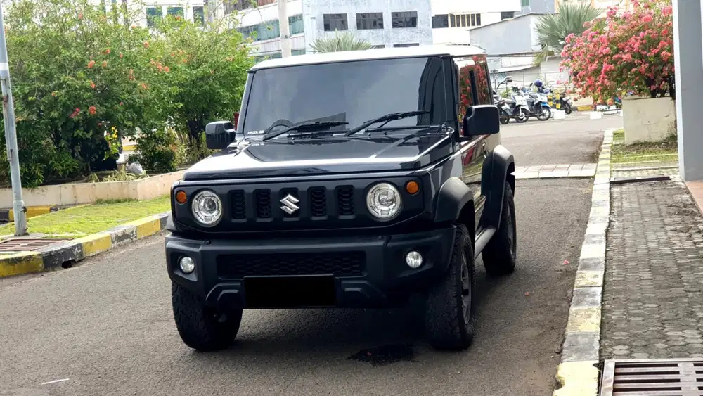 Suzuki jimny 3 door 2022 hitam matic siap pakai