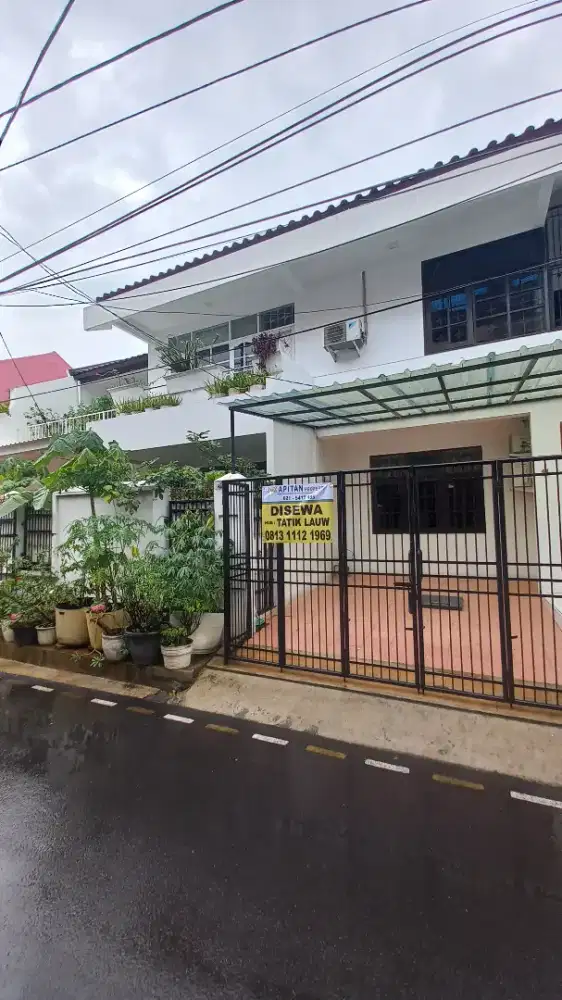 Disewa kan Cepat, Rumah Tinggal, 2,5 lantai, Jl. Waru, Tomang, Jak Bar