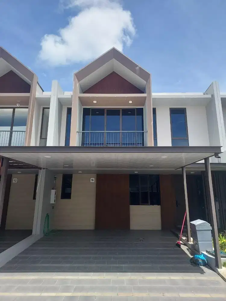 DISEWAKAN RUMAH - CRYSTAL SUMMARECON MAKASSAR