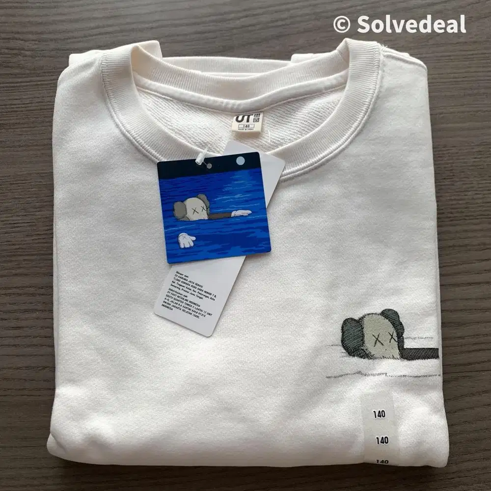 Sweater Uniqlo Kaws Crewneck Putih Kids