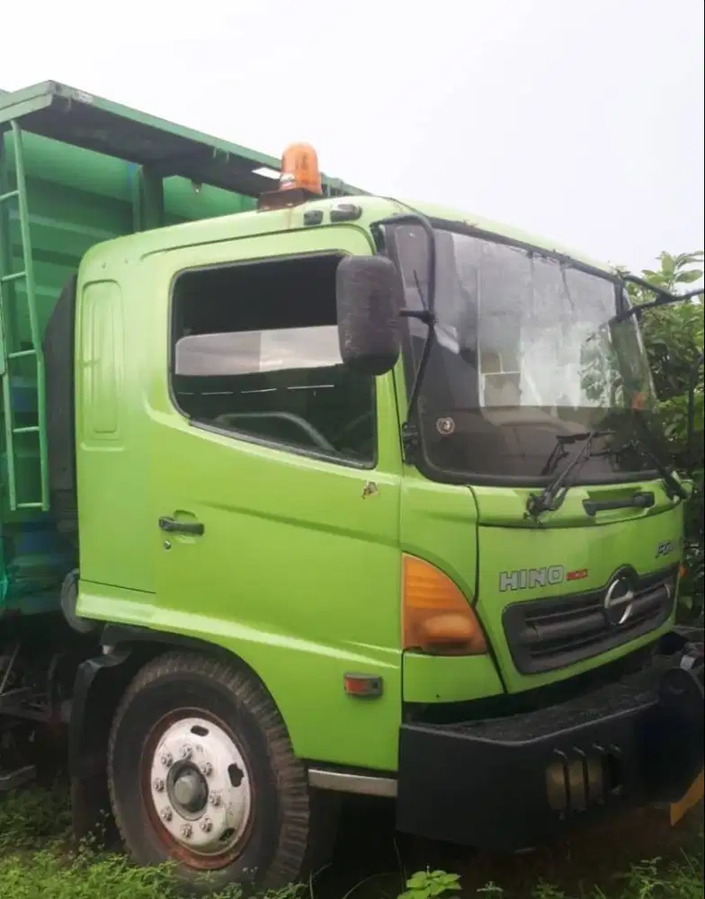 DIJUAL TRUK HINO FG260TI