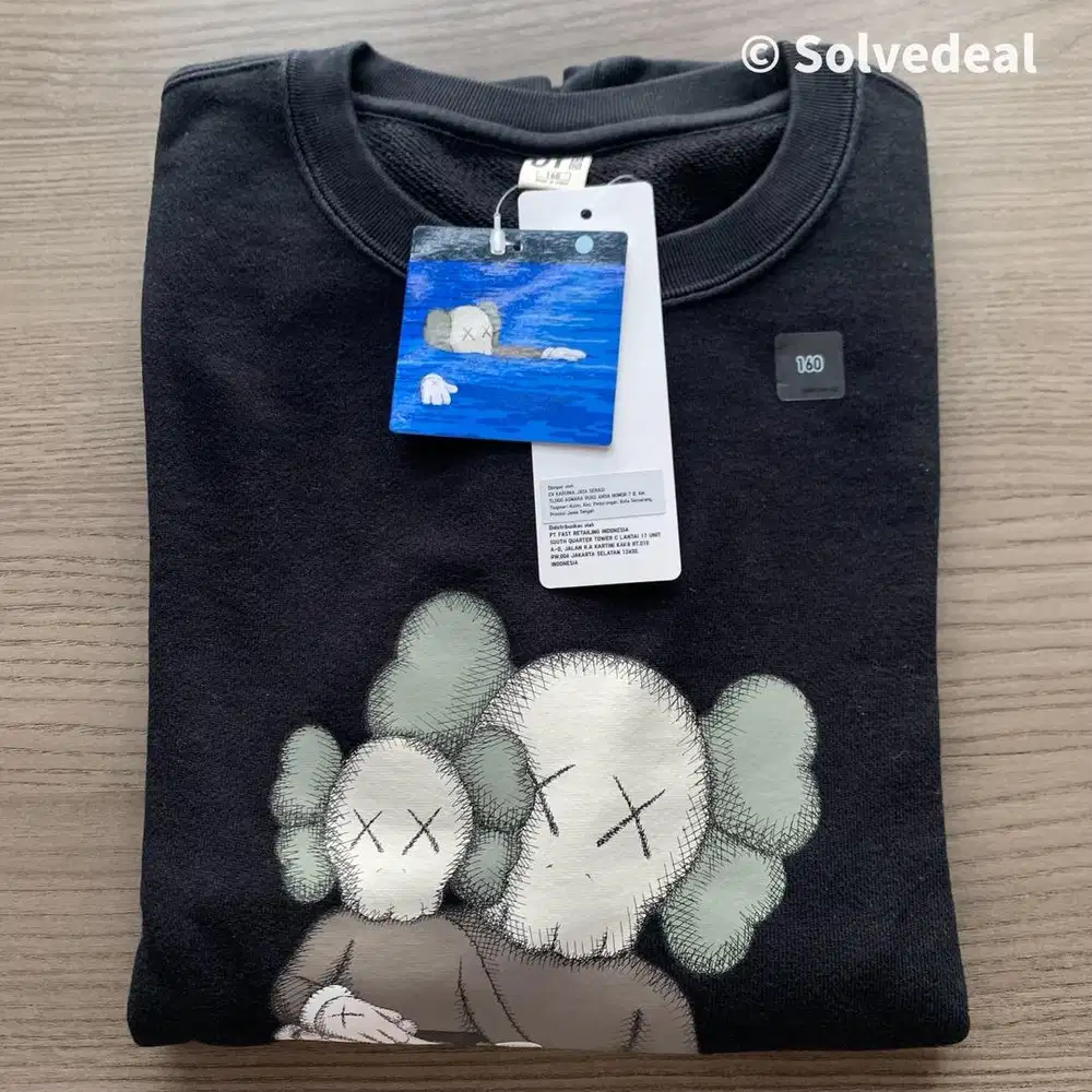 Sweater Uniqlo Kaws Crewneck Hitam Kids