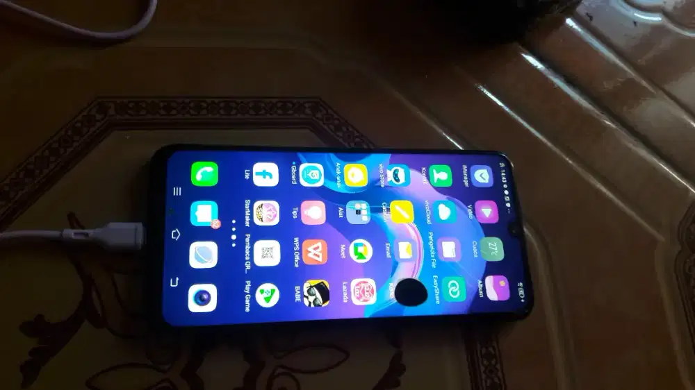 Jual hp vivo v11i, hp casan. ram 4/64.minus sesuai foto