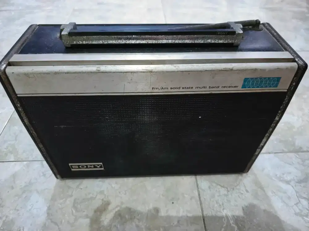 Radio tua antik merek Sony CRF 5080