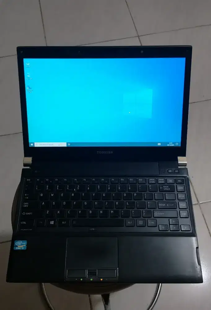 Laptop Toshiba R930 i5 3230 ram 8gb HDD 320gb windows 10 pro