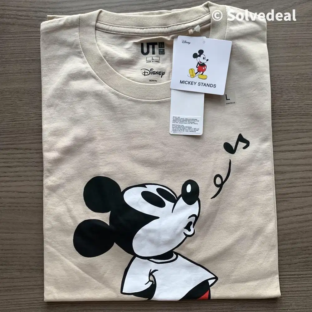 Kaos Uniqlo Disney Mickey Stands
