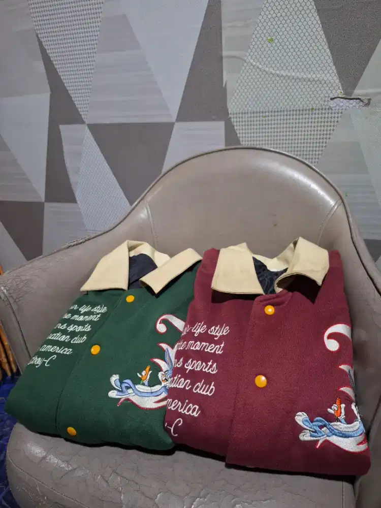 Jaket VARSITY JAKARTA VIBES