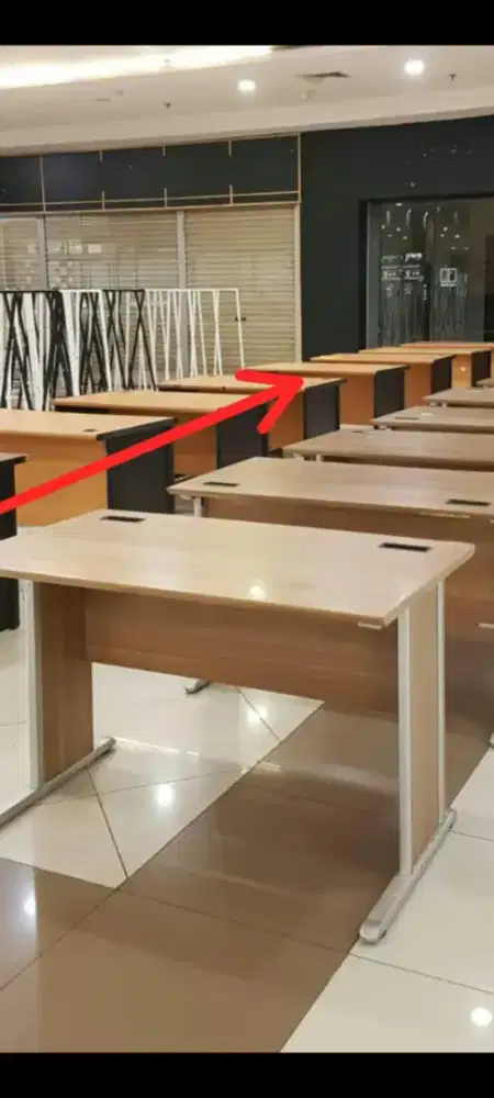 Meja Kantor Merk  High Point  ex. Kantor