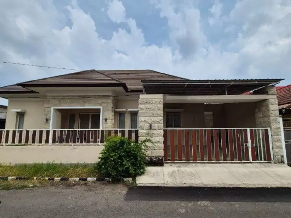 Rumah Darmo Permai Timur – Surabaya Barat