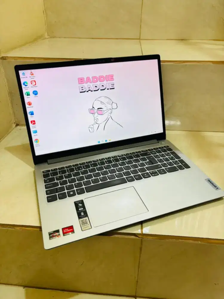 Laptop Lenovo Ideapad slim 1 Ryzen 5 7520U Gen 13 Ram 8Gb