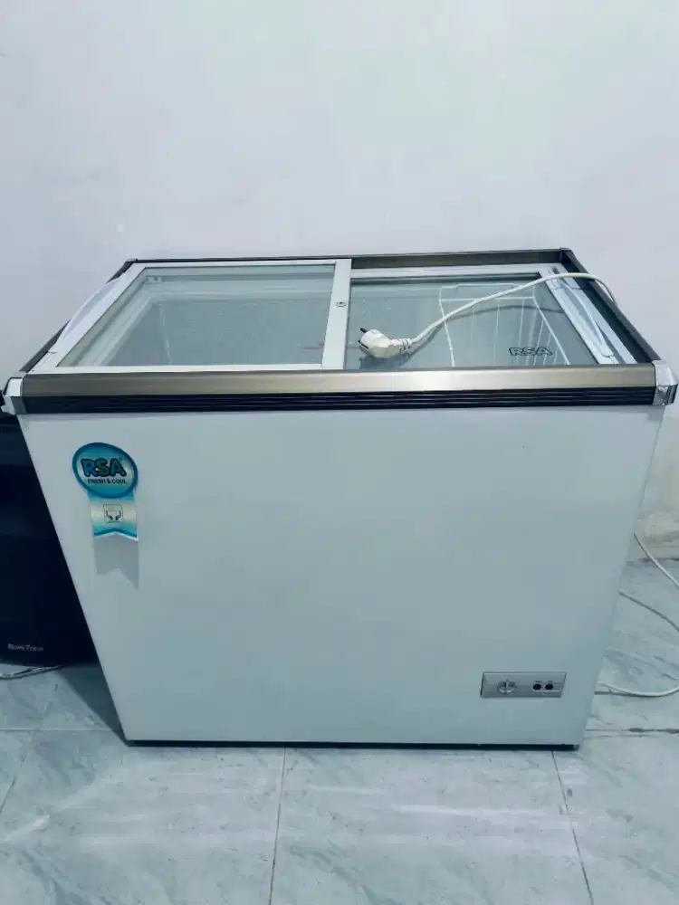 Freezer Sliding Kaca RSA 171 Liter Masih Mulus