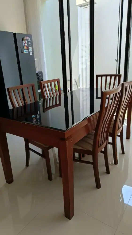 Jual meja makan satu set dgn 6 kursi