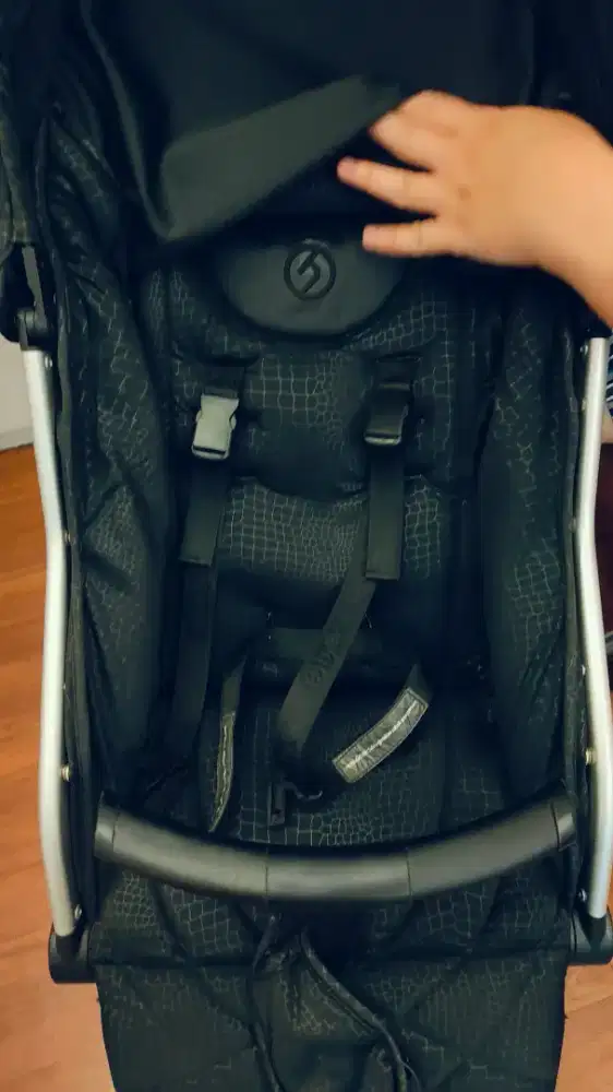 Hybrid Cabi stroller preloved jarang dipakai