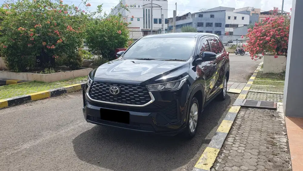 Toyota zenix v hybrid 2024 hitam matic