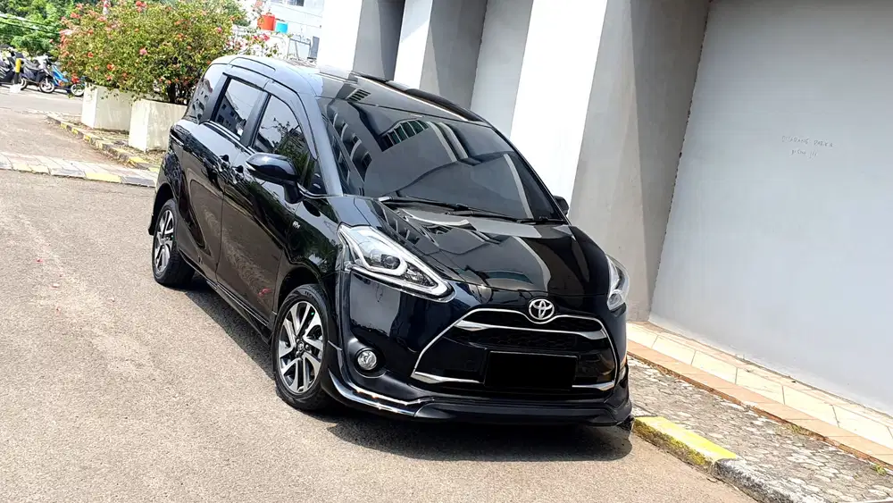 [ GARANSI 5TH ] Toyota Sienta 1.5 Q CVT AT 2017/2018