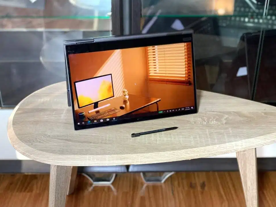 Laptop Premium 2in1 bisa jadi tablet mode Lenovo Thinkpad X1 Yoga GEN4