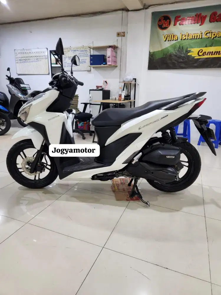 (B) honda vario 150 tahun 2019
