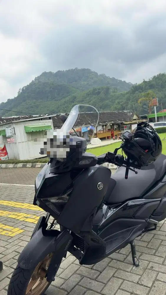 Yamaha XMax Connected 2023 Black - Terawat Surat2 Lengkap