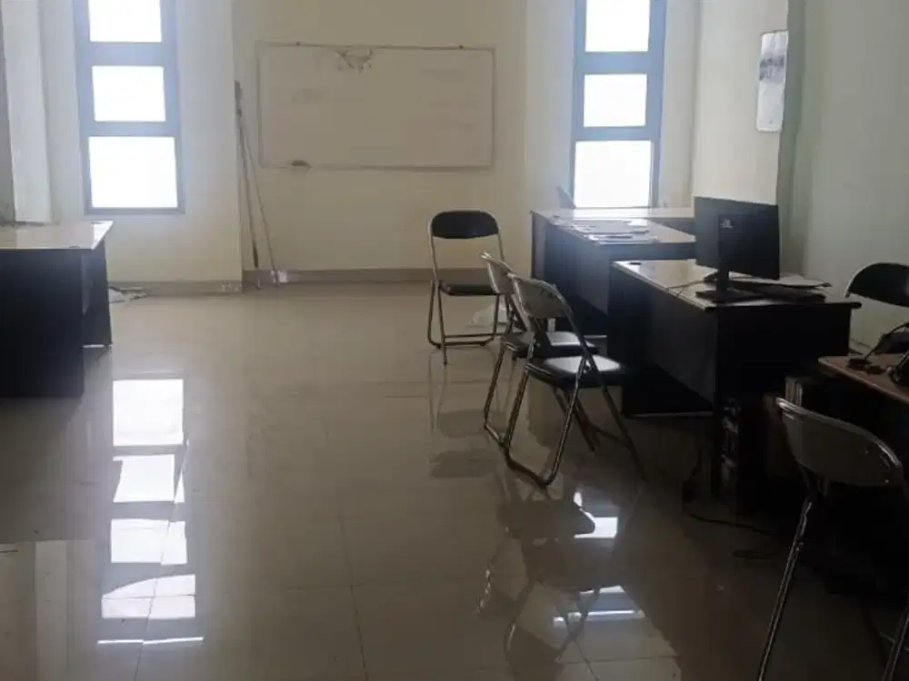 Dijual Ruko 3 Lantai Siap Pakai Cocok untuk usaha Lokasi di Batununggal Bandung