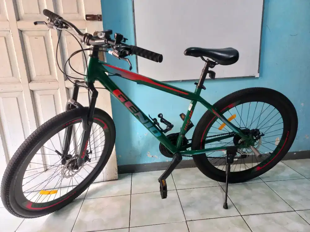 Sepeda gunung genio 27,5