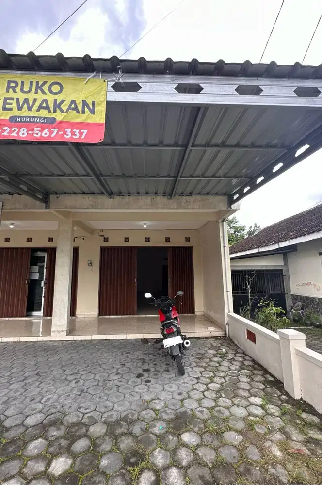 DISEWAKAN KIOS PINGGIR JALAN KEBON AGUNG SEYEGAN