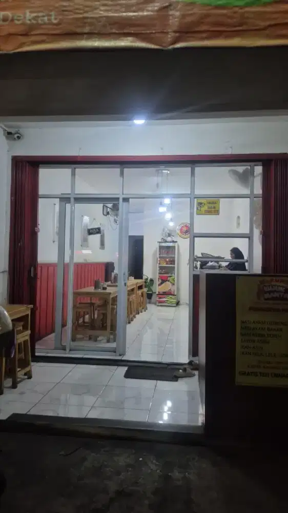 Pintu kaca alumunium