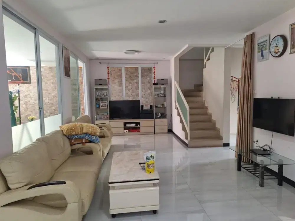 Dijual Rumah 2 lantai di Taman Palem Lestari, cengkareng, Jakbar