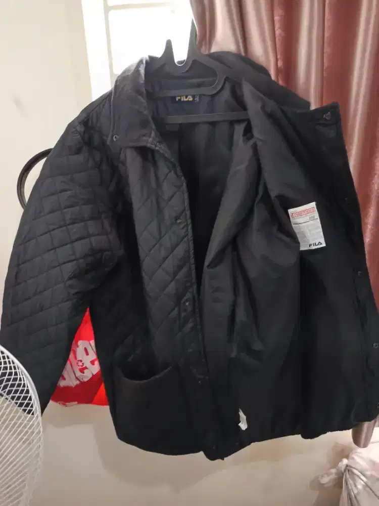 Jaket Borjue Syahrini merk FILA