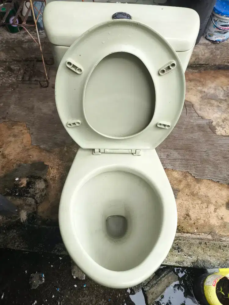 Closet Duduk merk TOTO