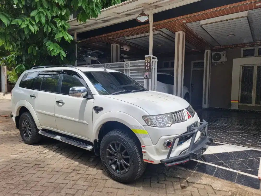 Mitsubishi Pejero Sport Exceed Limited  Solar AT 2013