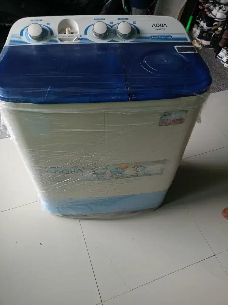 Mesin cuci 2 tabung merk Aqua japan mulussss