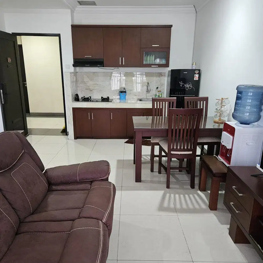 Dijual apartemen cosmo residence lantai sedang