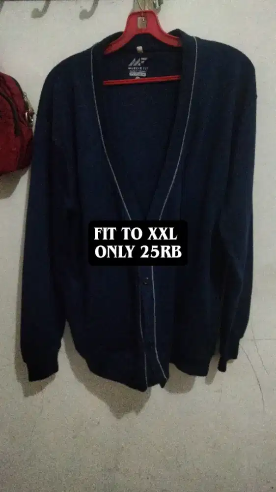 Baju pre loved ya dan masih bagus SPT gambar di pakai cuman bbrp x