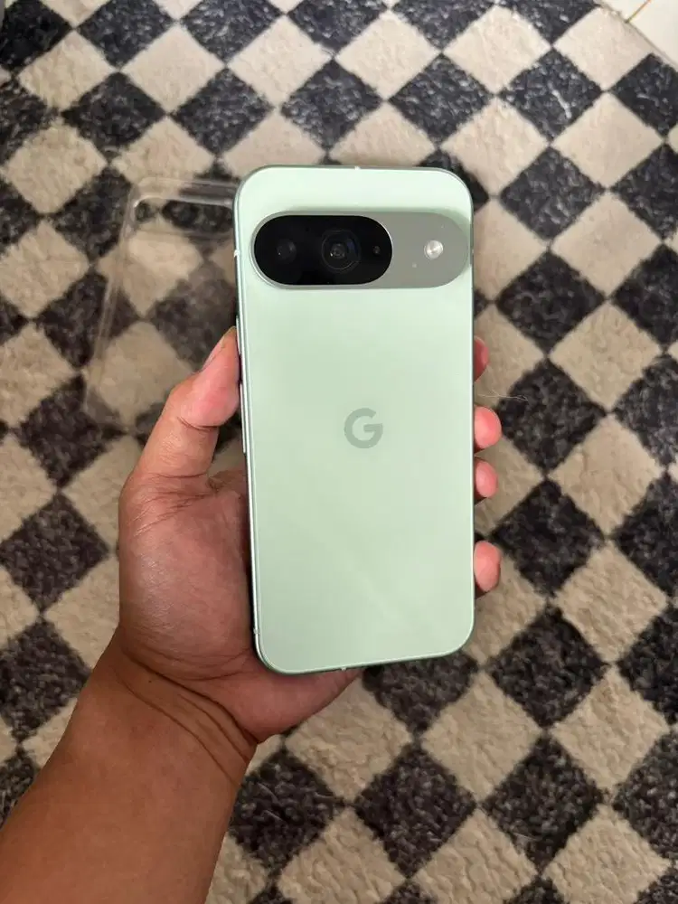 Google pixel 9 like new green 128gb beacukai pakai 2 minggu saja