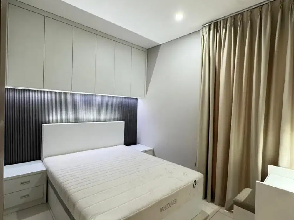 disewakan 3 bedroom full furnish taman anggrek residence