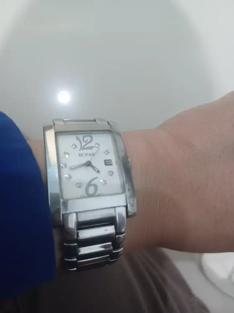 Jam wanita bonia original cakep. Murah. Nett