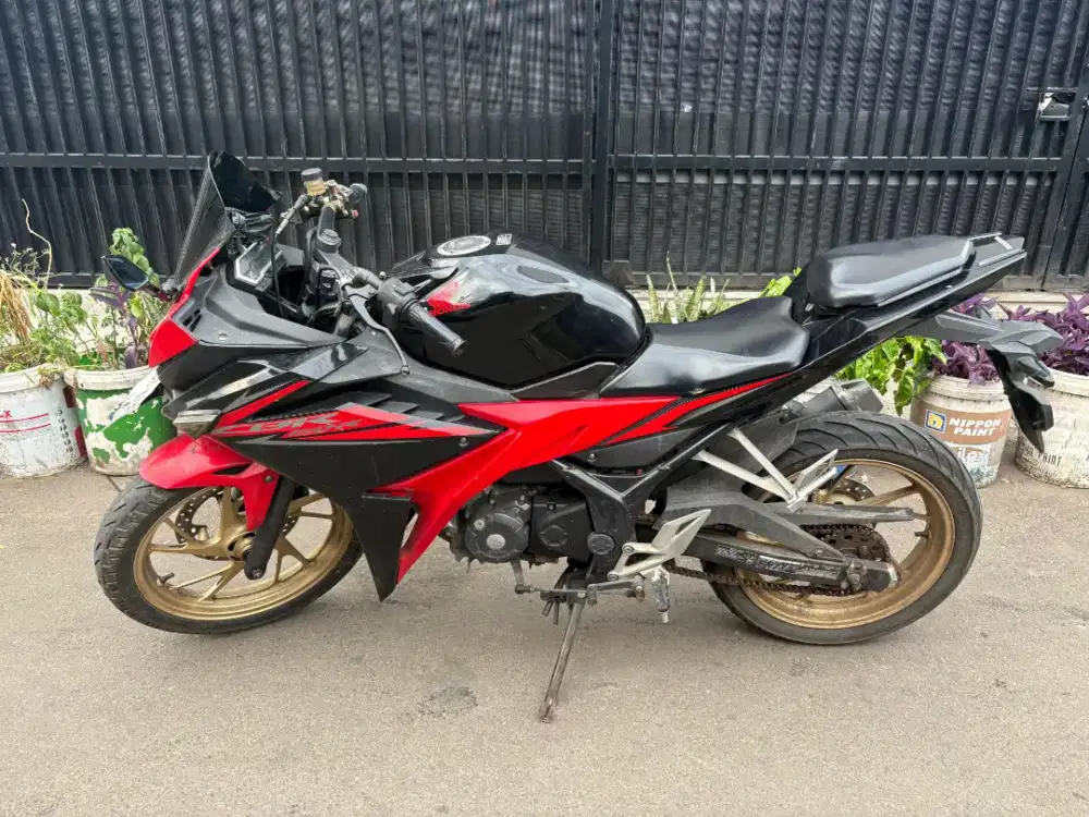 CBR 150 CC PLAT G + YAMAHA FINO 2018 ( Bundle)