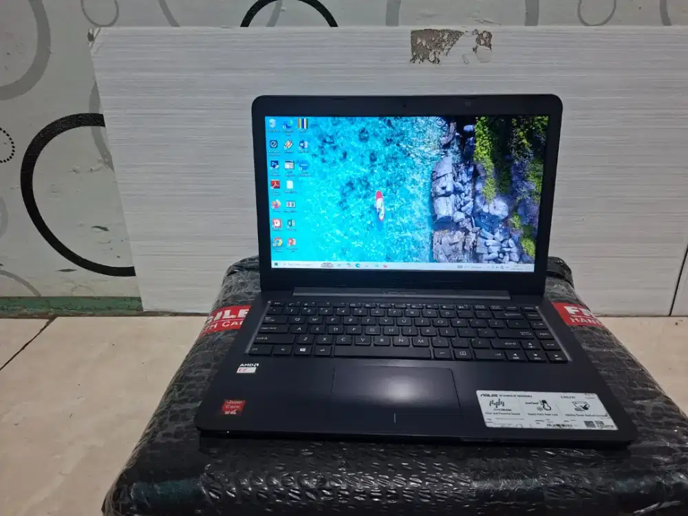 Laptop ASUS E402W AMD E2 Radeon -4GB-500GB -SIAP PAKAI GAN