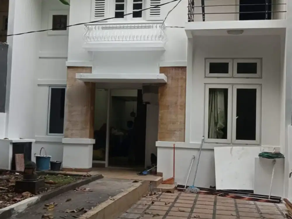 Dijual Rumah Raffles Hills Cibubur Siap Huni Baru Renovasi Harga nego