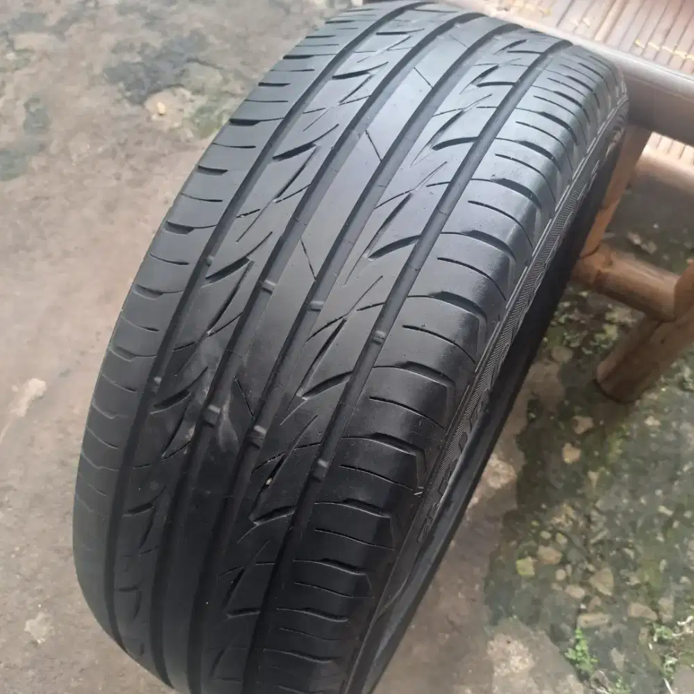 Ban 225 55 17 bridgestone turanza masih sangat tebal