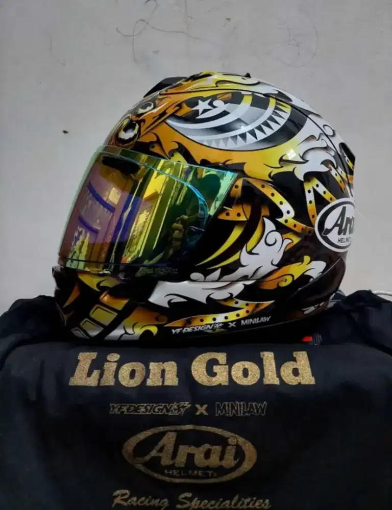 ARAI Rx7x Lion Gold