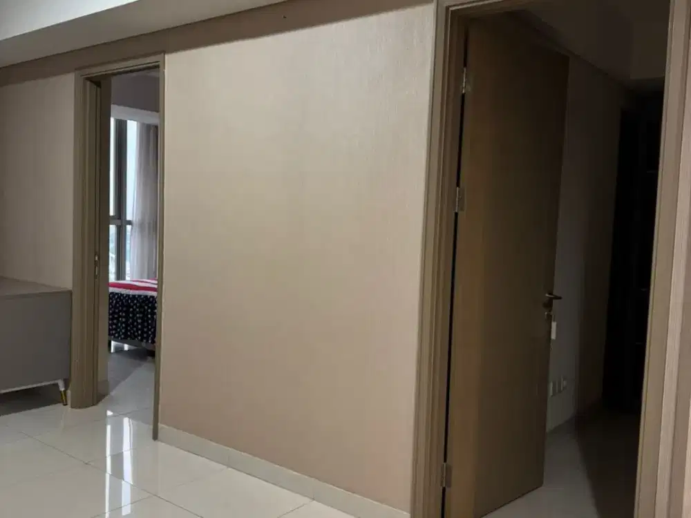 DISEWAKAN APARTMENT GOLDCOAST 3BR UK81m2 SEMI FURNISH HARGA 155 JT/THN